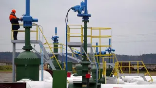 Украина завершила ремонт южной ветки нефтепровода «Дружба» и прекращение форс-мажора, что открыло путь к возобновлению транзита нефти в Венгрию и Словакию.