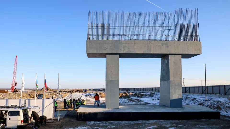 Из 170 объектов капитального строительства, запланированных на бюджетные средства в прошлом году, в эксплуатацию ввели только 76 (44,7%). При этом расходы на капитальные вложения превысили план и составили более 1,1 трлн руб.