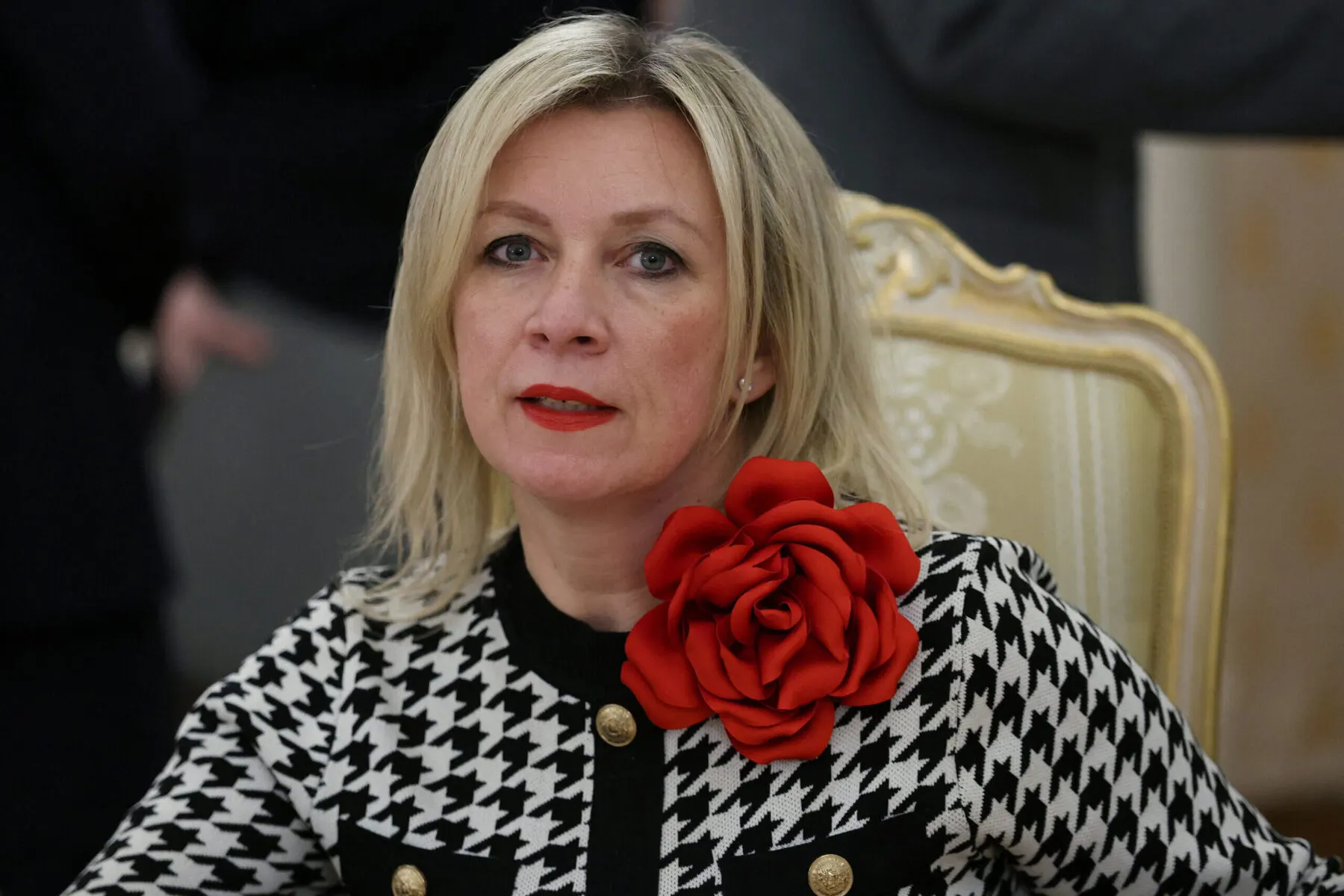 Официальный представитель МИД РФ Мария Захарова на форуме о русском языке сослалась на «цитаты» Лихачёва, Лотмана и Бахтина, которые не подтверждаются их работами и, по данным журналистов, впервые появились в современных интернет‑публикациях.