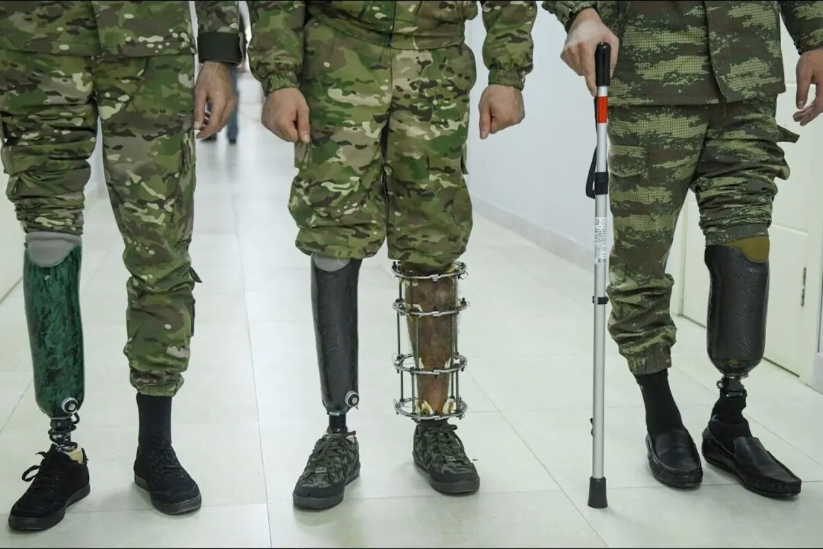 Минтруд подготовил проект постановления, расширяющий систему квот для трудоустройства людей с инвалидностью, включая ветеранов боевых действий. Эксперты предупреждают: расходы бизнеса не компенсируют, а штрафы за невыполнение квот сохранятся.