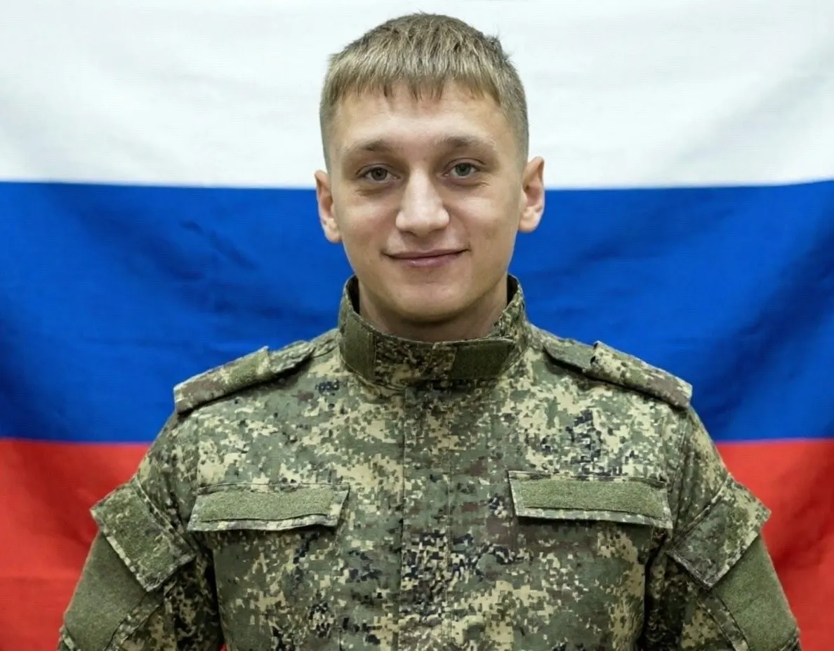 23‑летний студент из Бурятии заключил контракт на службу в войсках БПЛА в январе 2026 года и погиб у Луганска спустя три месяца; в учебном заведении велась активная агитация на контрактную службу.