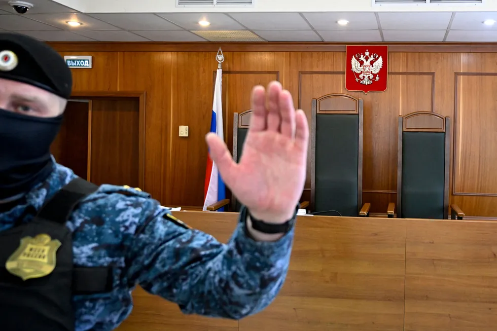 Судебный департамент удалил из публичного доступа статистику о судимости с 2005 года и не опубликовал отчёт за 2025 год. Учёным, правозащитникам и журналистам теперь будет намного сложнее отслеживать репрессии, приговоры военных и отправки обвиняемых на фронт.
