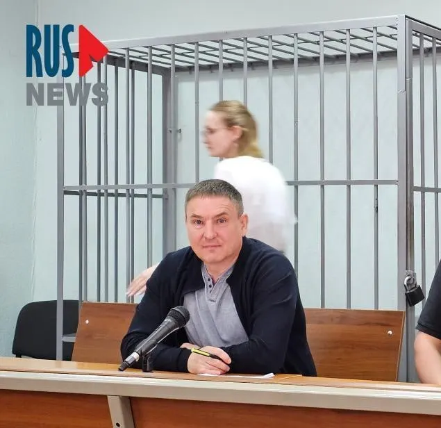 Верховный суд признал законным практику выдачи бумаги и ручки в карцере на полтора часа в день, что, по словам правозащитника Алексея Соколова, делает подготовку к защите для подозреваемых и осуждённых практически невозможной.