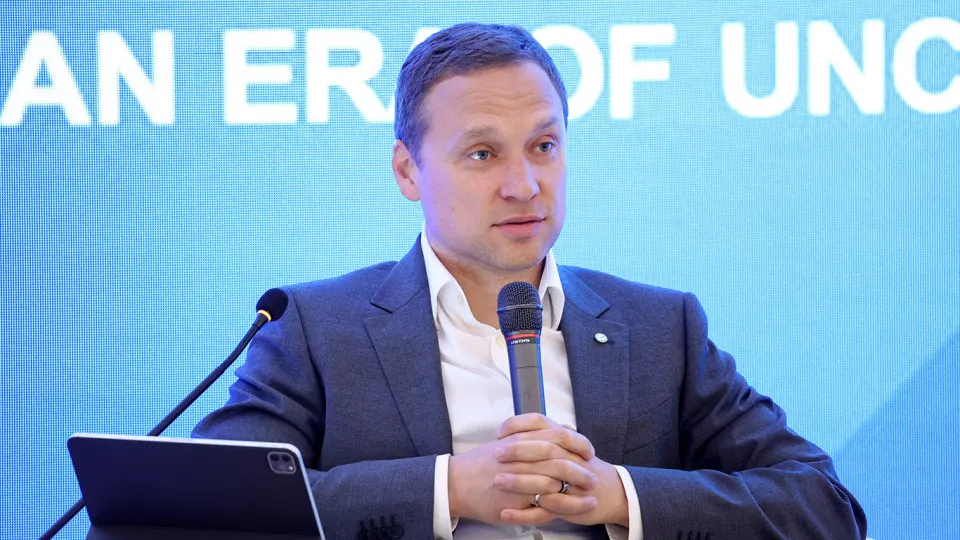 Зампред правления Сбербанка предупредил, что ужесточение налогового контроля и рост налоговой нагрузки стимулируют перевод расчётов в кэш — наличность не возвращается в банковскую систему, что усиливает риски для сектора.