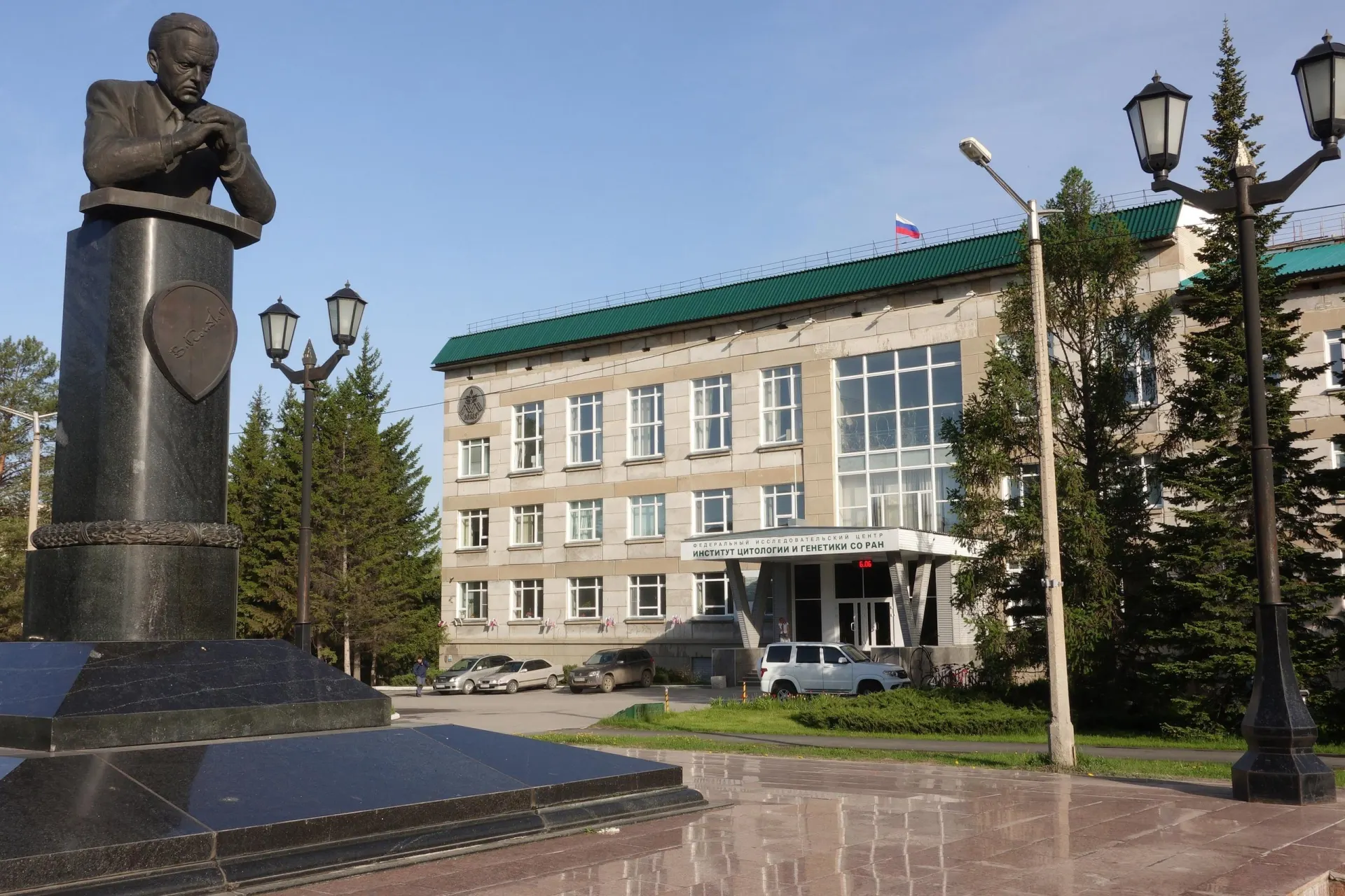 Федеральный закон №43‑ФЗ, вступающий в силу 1 сентября 2026 года, вводит жёсткие ограничения и обязательные согласования при передаче генетических данных за рубеж. Ученые предупреждают о задержках публикаций, изоляции исследований и возможных юридических рисках.