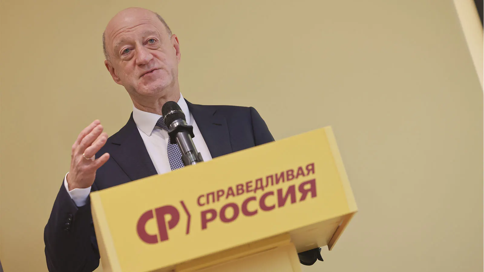 После травмы лидера «Справедливой России» обсуждают смену руководства и формирование будущей фракции в Госдуме; Бабаков уже вовлечён в процесс.