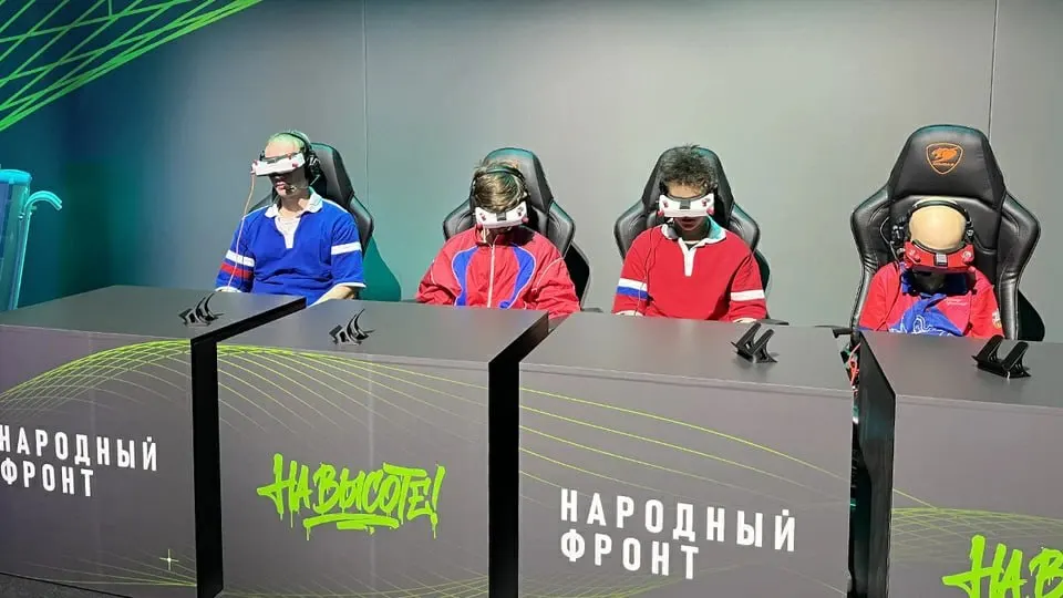 В шести регионах запущен пилотный норматив по управлению БПЛА в рамках национального проекта по развитию навыков и оборонной готовности среди школьников и студентов.