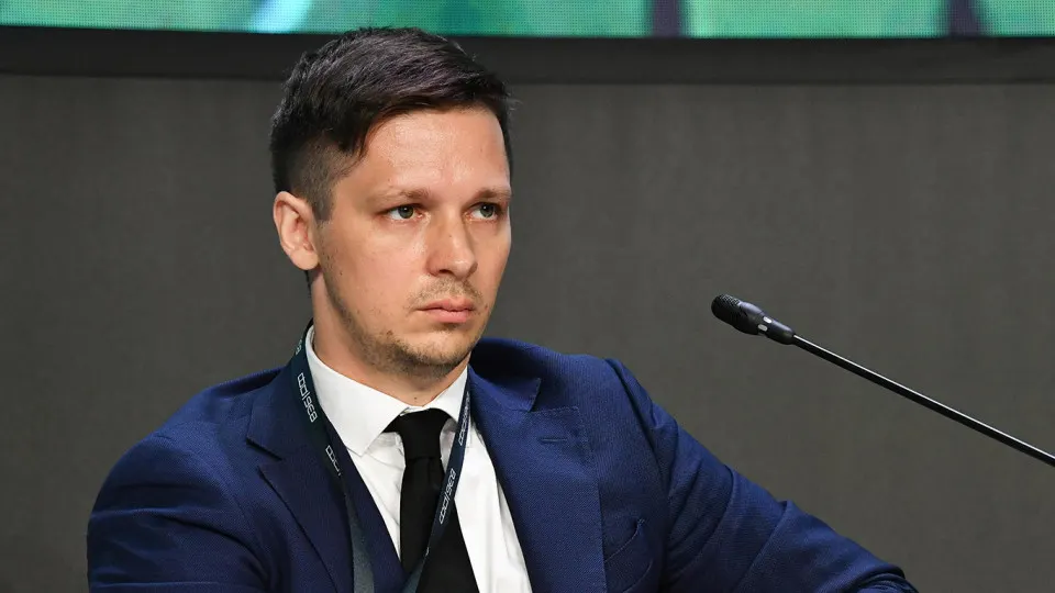 Эксперты предупреждают: государственный сектор приближается к верхнему пределу, прогнозируются рост расходов и новые налоговые инициативы в бюджете на 2027 год.
