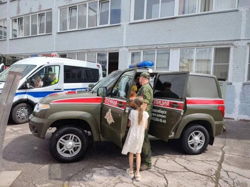 Минобороны предложило расширить полномочия военной полиции: опрос граждан, проверку документов и досмотр объектов, а также другие меры, связанные с розыском и задержанием подозреваемых.