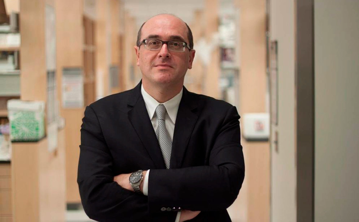 Российский физик Андрей Ростовцев рассказал о вкладе биофизика Александра Кабанова в науку и пояснил, почему в нынешних условиях ведущие учёные и научные центры оказываются под давлением и в статусе «иноагентов» и «нежелательных организаций».