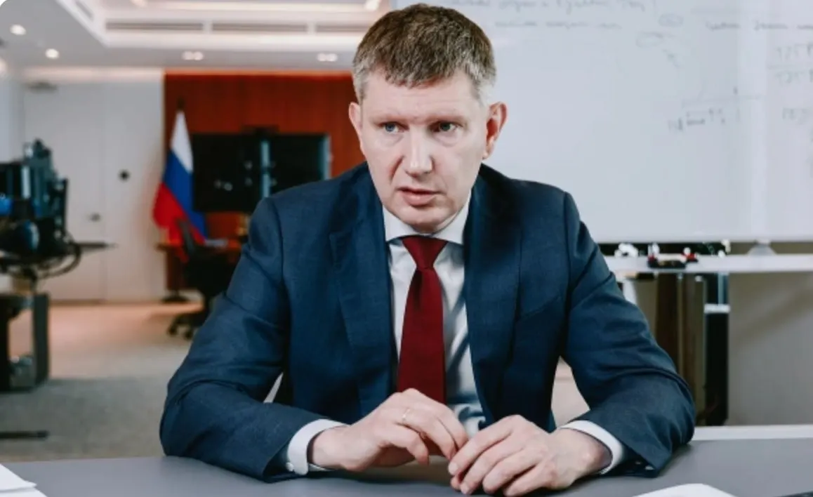 Глава Минэкономразвития Максим Решетников назвал три ключевых направления — структурные изменения, бюджетная консолидация и сохранение гибкости экономики — которые, по его мнению, должны повысить инвестиции, занятость и производительность.