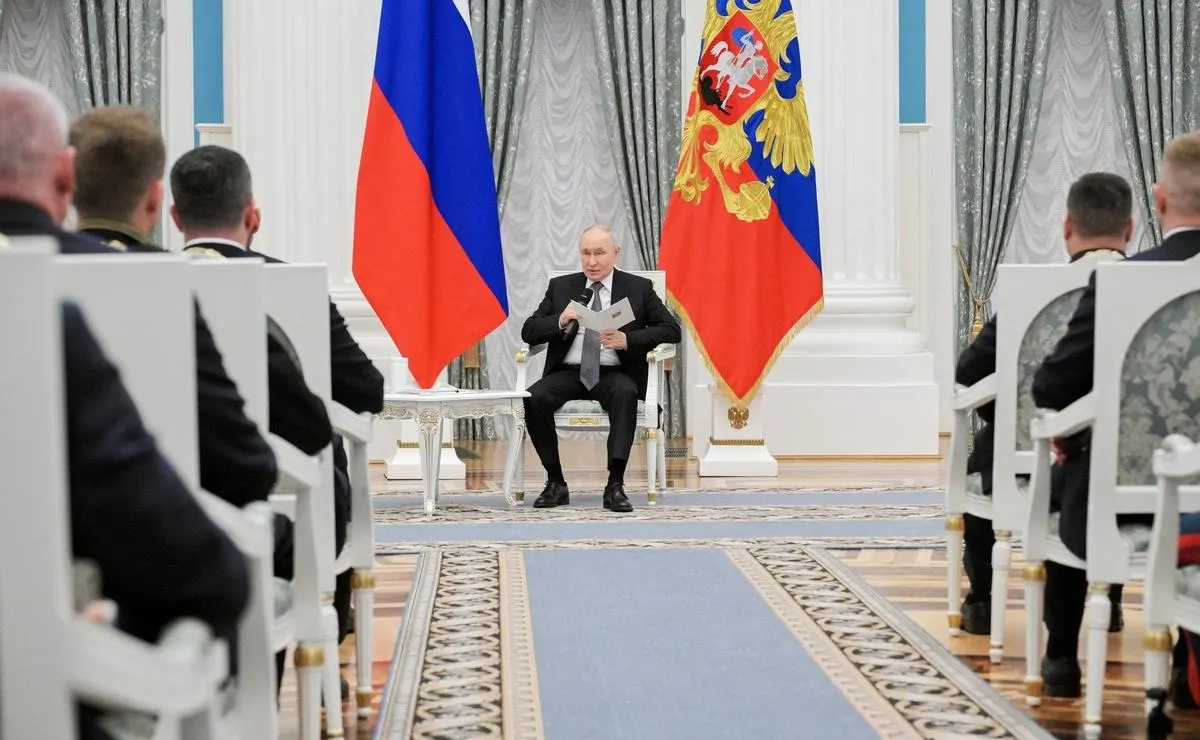 Президент заявил, что по общежитию был нанесён террористический удар со стороны Киева, назвал гибель и ранения студентов результатом атаки БПЛА и поручил Миноброны предложить меры в ответ.