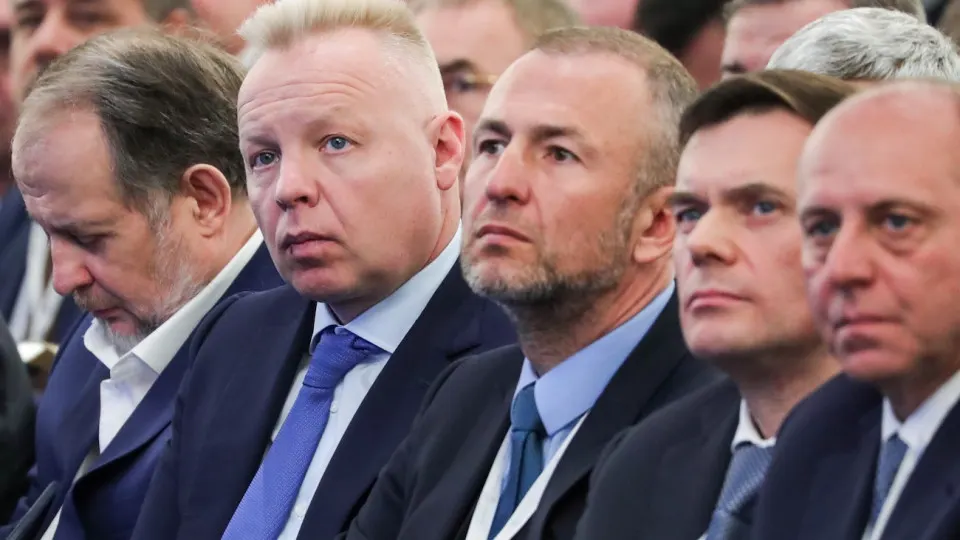Российское бизнес‑объединение предлагает запретить публикацию судебных актов и данных участников дел по искам о возмещении ущерба от санкций. Инициативу обсуждают в администрации президента — Минюст поддержал, Минэкономразвития предупреждает о рисках для имиджа юрисдикции и инвесторов.