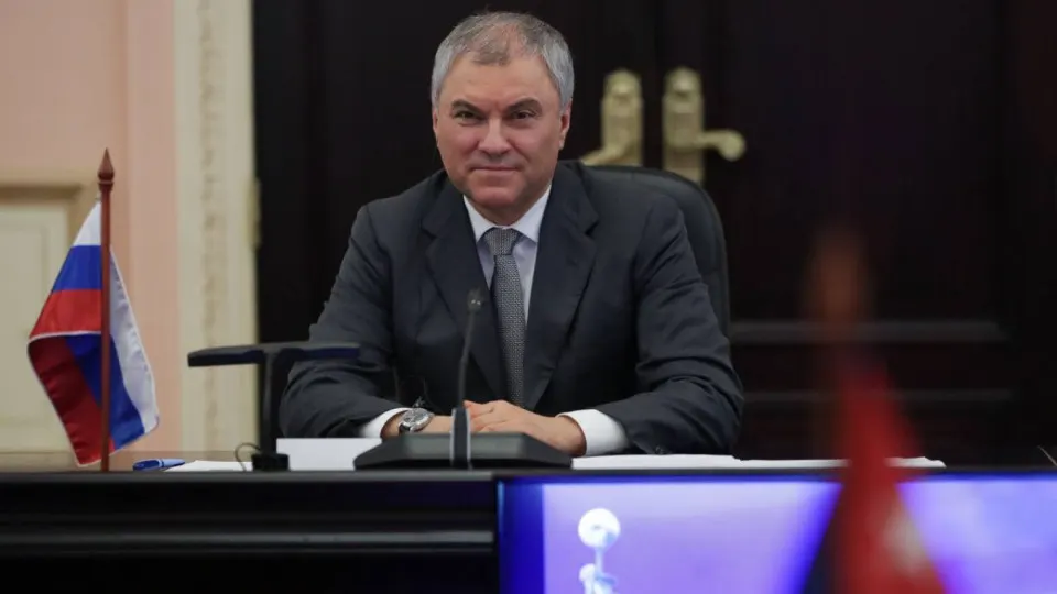 Спикер Госдумы заявил, что использование западного оружия и спутниковых систем против гражданских объектов может привести к ответу с применением «оружия, которое не оставит следа». Заявление последовало за атакой на оккупированный Старобельск и обменом ударами вокруг Киева.