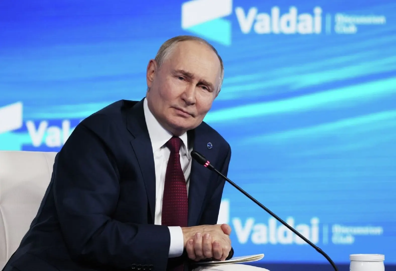 Международный уголовный суд заявил, что только переговоры под эгидой ООН могут служить основанием для невыполнения ордера на арест; во всех остальных случаях принимающее государство обязано задержать фигуранта.