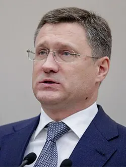 Правительство готовит законодательные изменения для наращивания внутренних поставок топлива. Рассматривается полный запрет экспорта дизеля, НПЗ работают на полную мощность, сроки ремонтов сокращены.