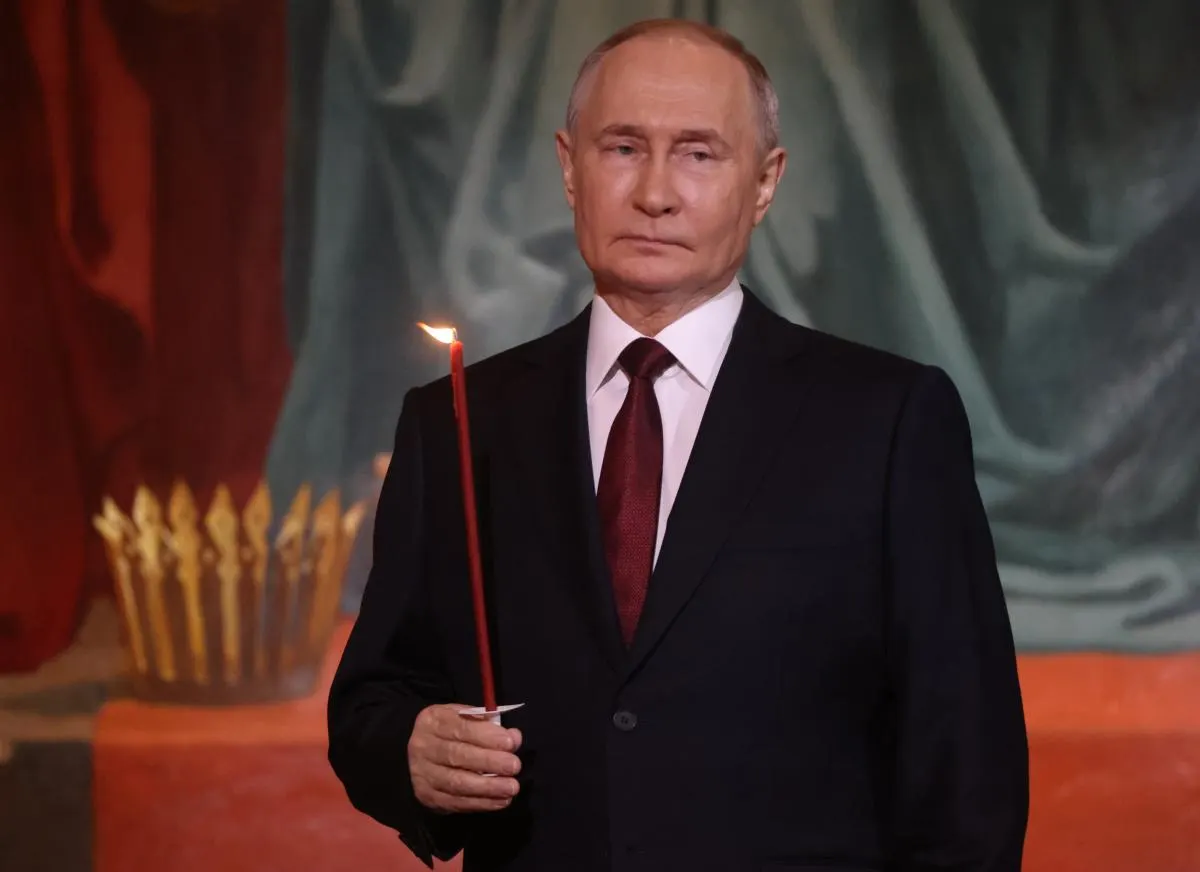 По оценкам зарубежных экспертов, у российского лидера может быть не более трёх лет власти; возможны убийство, показательный процесс, внутренний мятеж или внешнее давление.