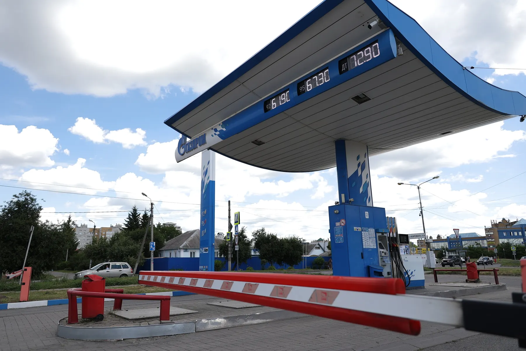 Из Федерального плана статистических работ убрали бюллетень с детальной разбивкой розничных цен на бензин и дизель по маркам, регионам и АЗС. Решение принято на фоне резкого роста цен и дефицита топлива.