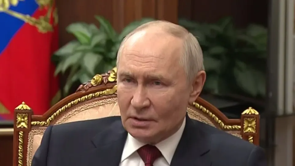 Президент заявил, что предложение Киева о взаимном отказе от дальнобойных ударов и концентрации боёв в четырёх оккупированных регионах могло бы помочь ВСУ, но Москва не намерена спасать киевский режим; удары по инфраструктуре создают трудности, но быстро устраняются.