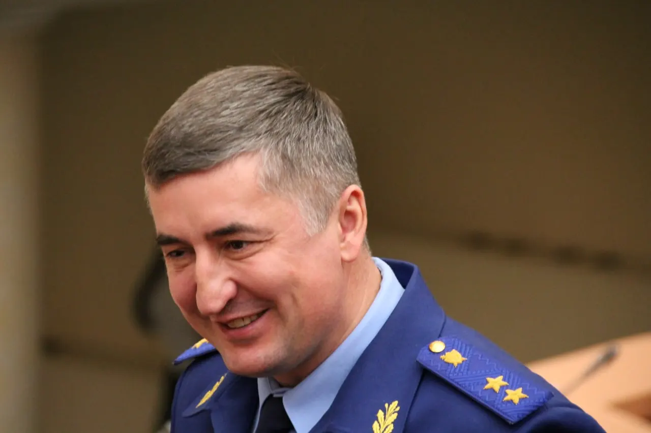 Президент подписал указ: бывший прокурор Саратовской области Сергей Филипенко назначен прокурором Воронежской области на пять лет. Новым прокурором Саратовской области стал Роман Пантелеев. Указ вступил в силу 28 июня.