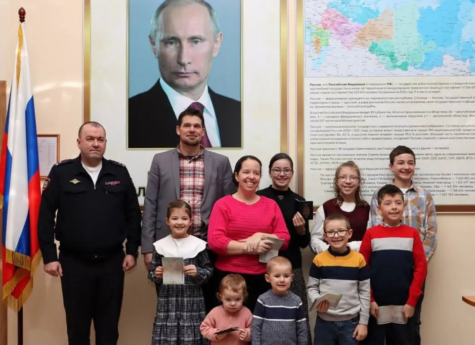 В 2025 году 1112 иностранцев оформили специальную визу для переезда в Россию как «лица, разделяющие традиционные духовно‑нравственные ценности», сообщили в консульском департаменте МИД.