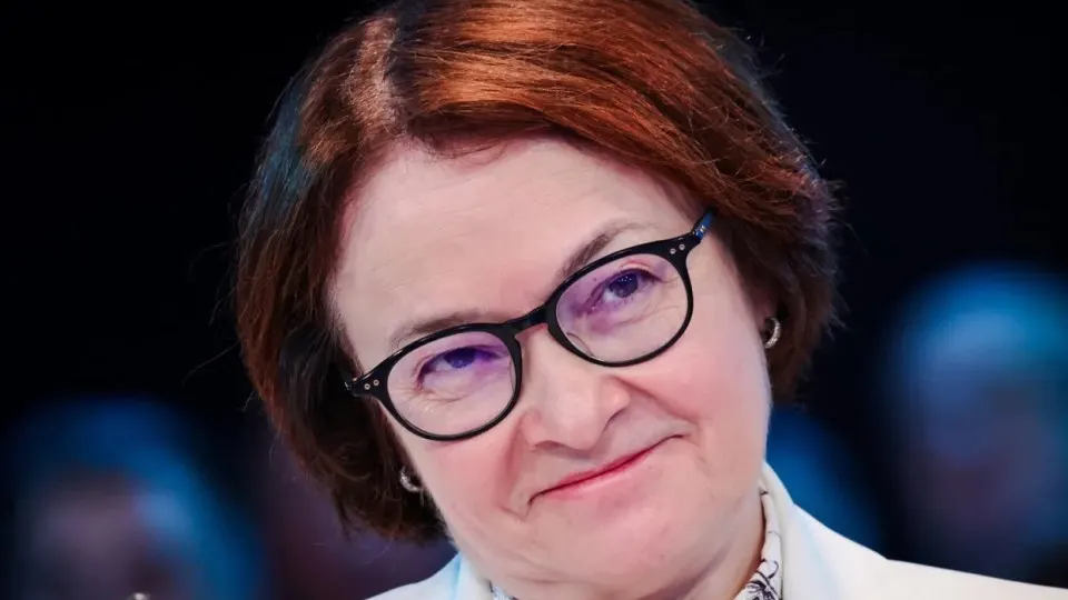 Отсутствие главы Центробанка на ключевых мероприятиях породило слухи и споры о курсе денежно‑кредитной политики. Её появление на пресс‑конференции 19 июня важно не только как факт, но и как индикатор дальнейших решений по ставке и бюджетным приоритетам.