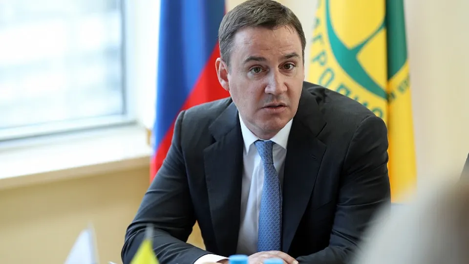 Дмитрий Патрушев усилил влияние на госоператора по реализации мусорной реформы: в наблюдательный совет вошли близкие к нему чиновники, а на фоне уголовных дел в руководстве компании формируются новые назначения.