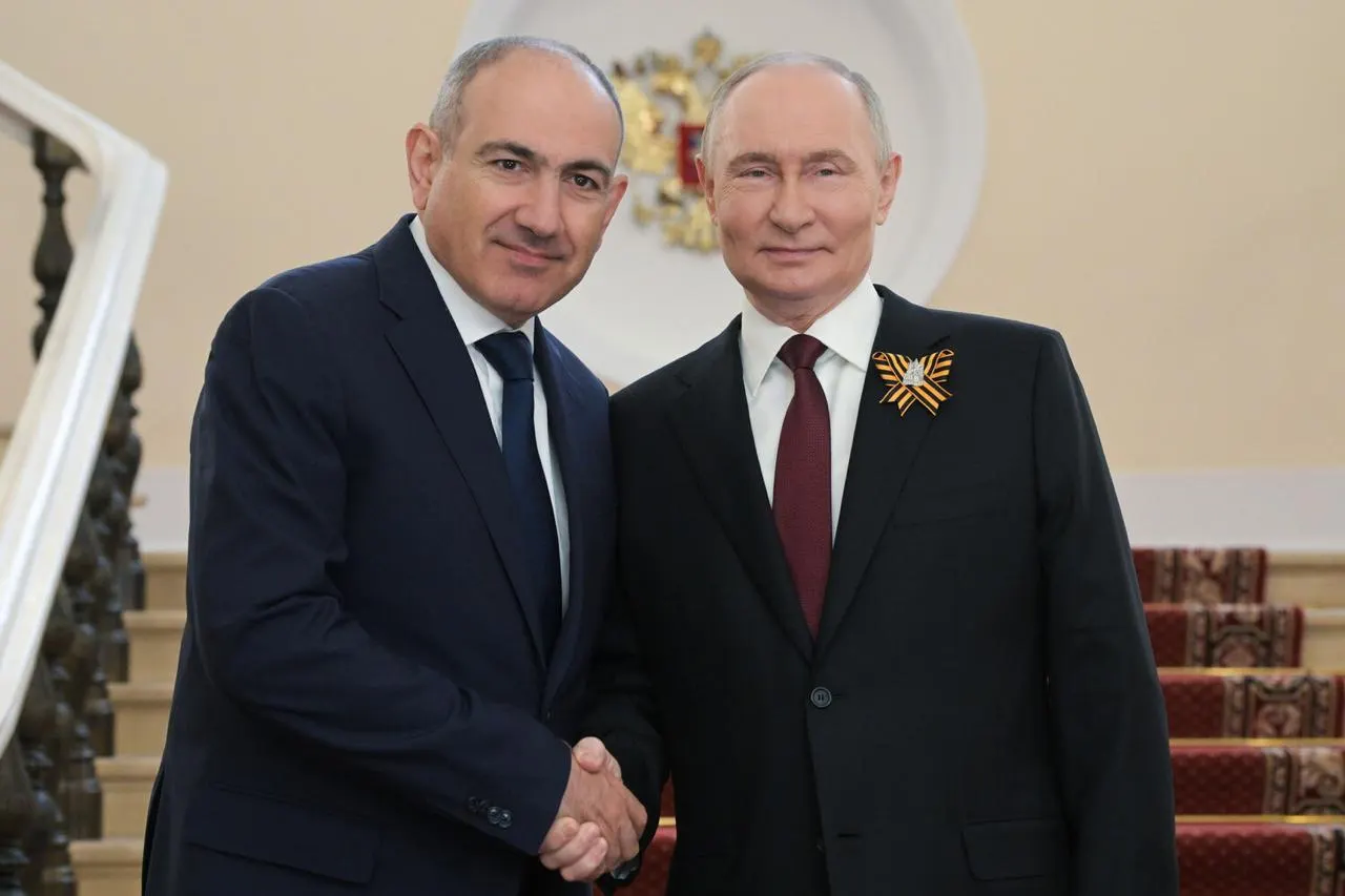Премьер-министр Армении обратился к российскому лидеру с просьбой снять запреты на поставки ряда армянских продуктов, заявив о несоответствии ограничений двусторонним соглашениям и нормам ЕАЭС.