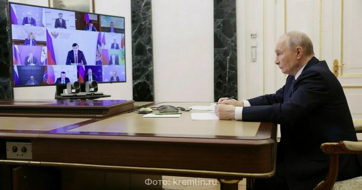 Президент распорядился как можно быстрее развернуть возможности МСП по выпуску нефтепродуктов по предложению губернатора Иркутской области — чтобы обеспечить нормальное функционирование поставок.
