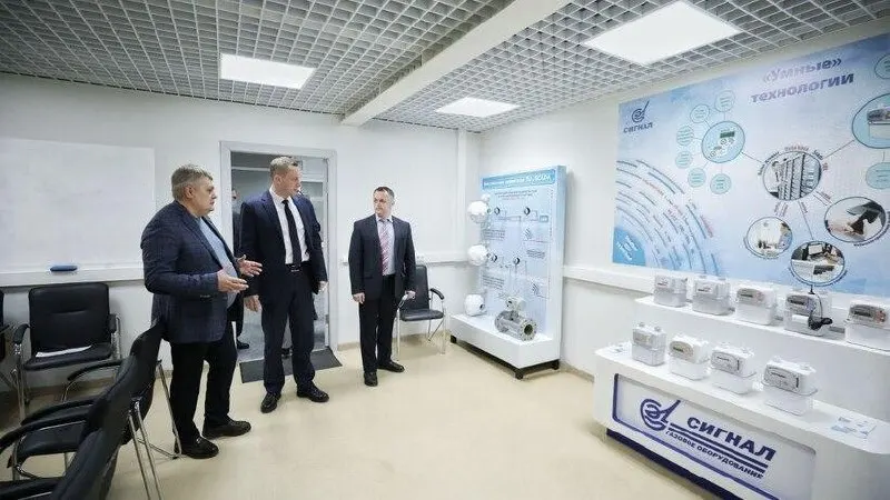 В 21-й пакет санкций ЕС включили энгельсское предприятие «Сигнал» — в документе отмечают участие завода в производстве компонентов для вооружений и поддержку ВС России в зоне СВО.