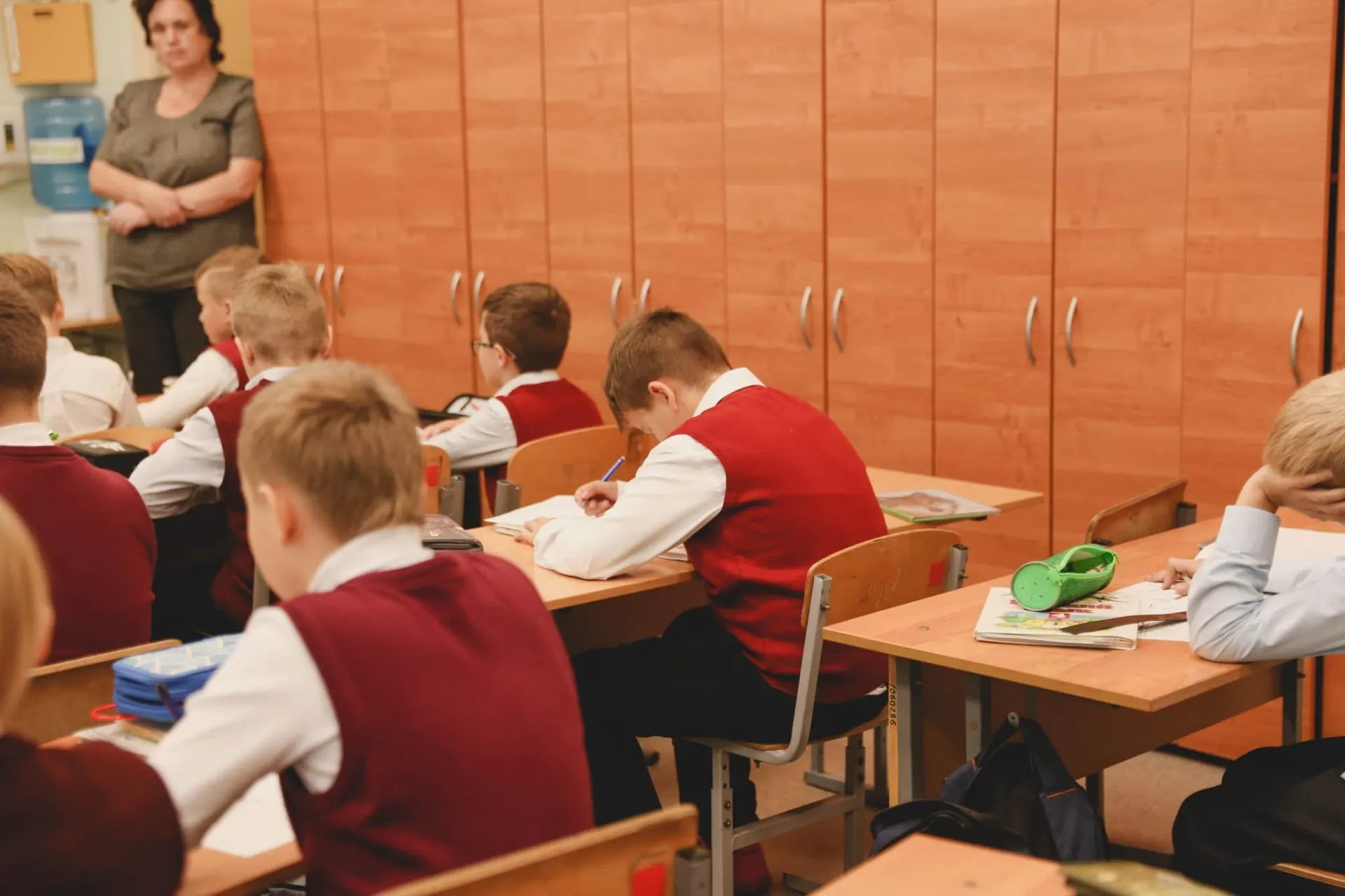 Ведомство прокомментировало слухи об отмене экзамена: предмет будут изучать в школе три года.
