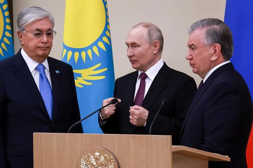 Правительство получило поручение начать переговоры об изменении соглашений с Казахстаном (2013 г.) и Узбекистаном (2016 г.) на фоне ограничений на поставки технологий и комплектующих.