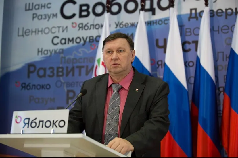 Судебные заседания в Подмосковье и Екатеринбурге затронули судьбы оппозиционных кандидатов на выборах: отменена регистрация одного лидера и вынесено административное наказание другому. По данным за месяц число снятых достигло 41, большинство — из «Яблока».
