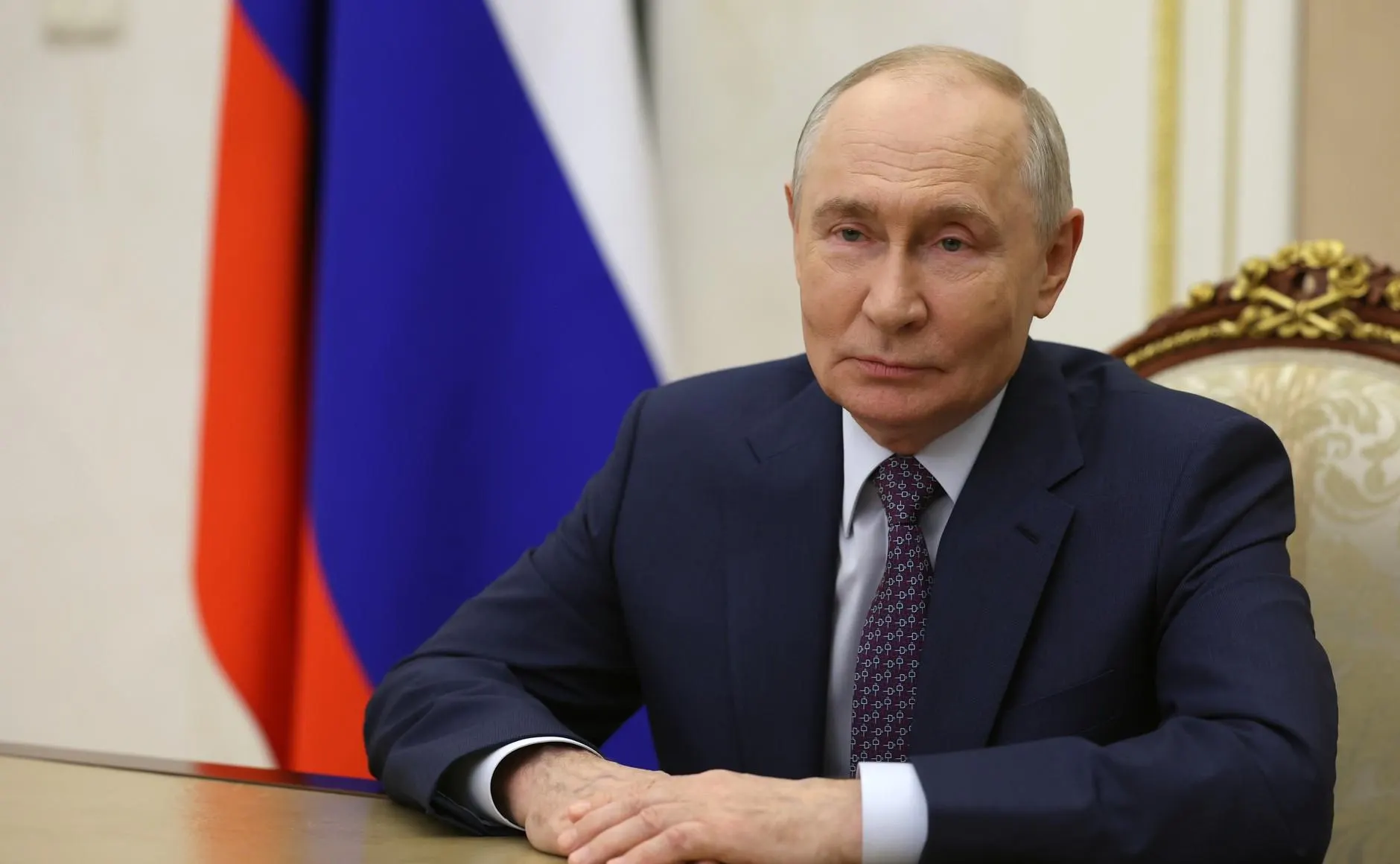 Глава государства отметил важность труда учителей и пожелал педагогам вдохновения и новых достижений.